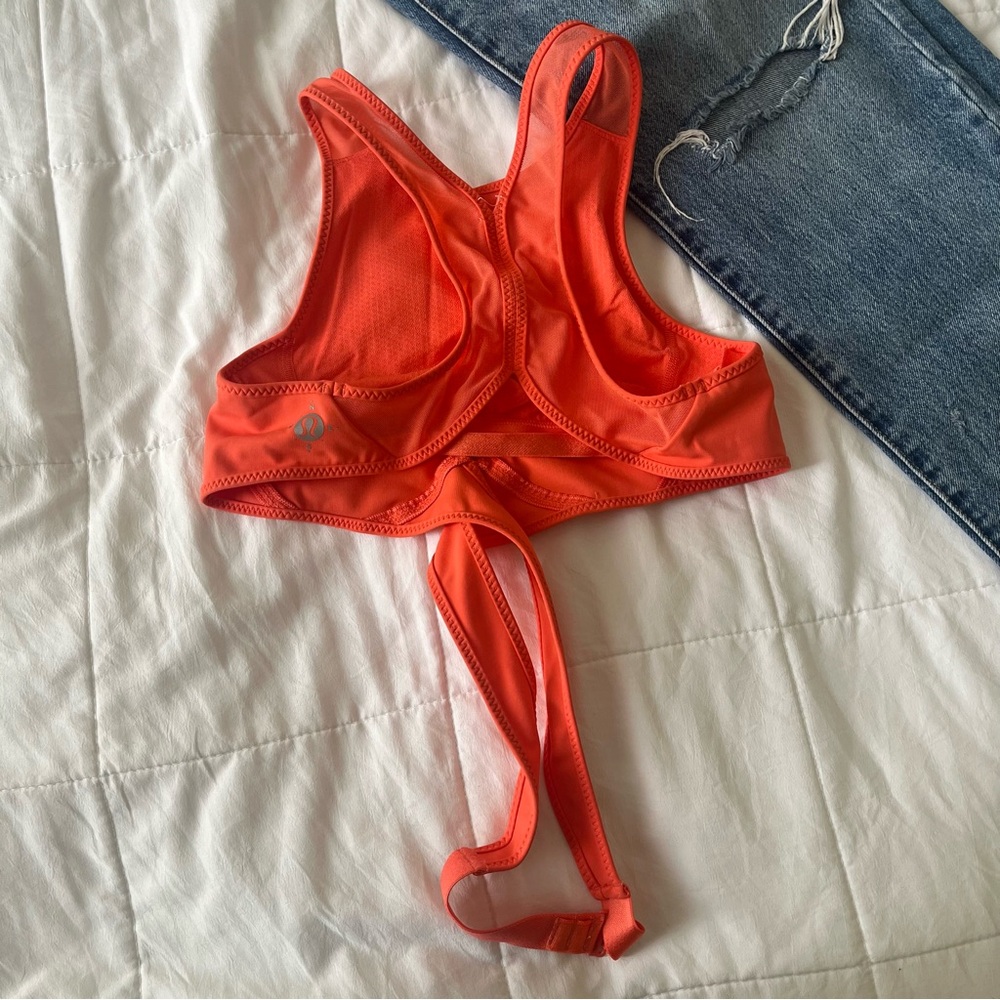 Lululemon Sports bra Size 4 - Picture 3 of 7